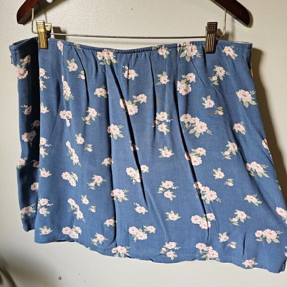 EUC AMERICAN EAGLE OUTFITTERS FLORAL MINI SKIRT SIZE XL - Picture 2 of 14